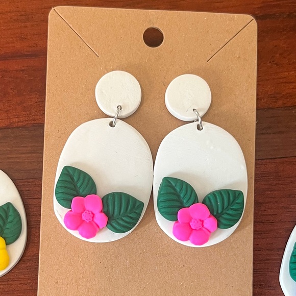 Pink Tropical Flower Drop earrings - Picture 2 of 4